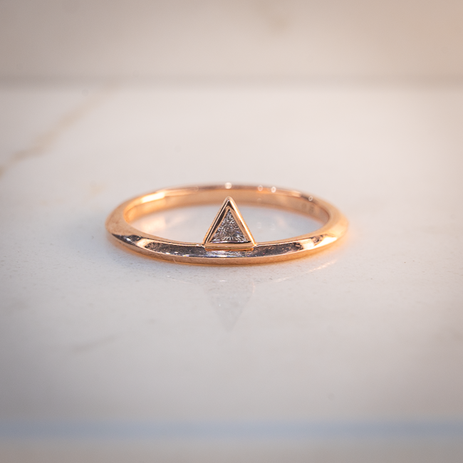 Gemstone Split Ring Triangle - Diament